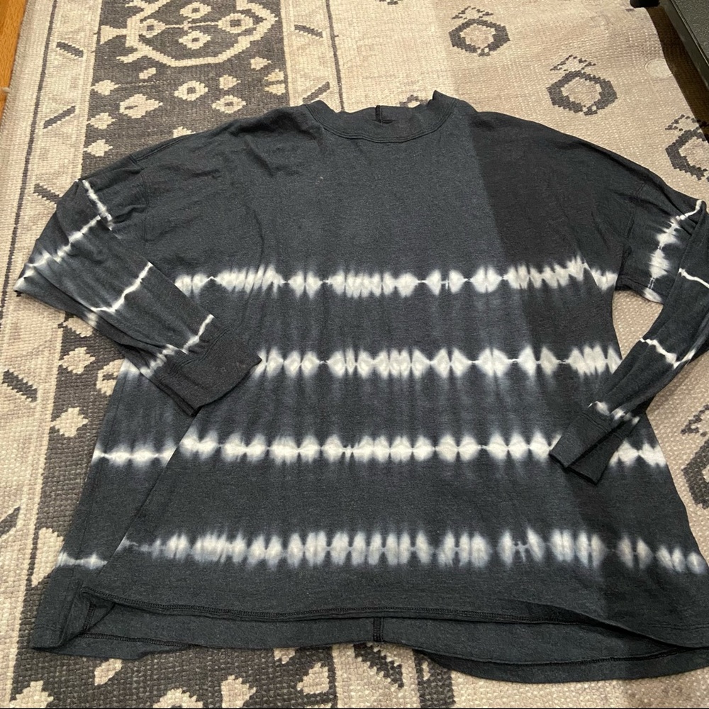 Like NEW, PINK long sleeve tee